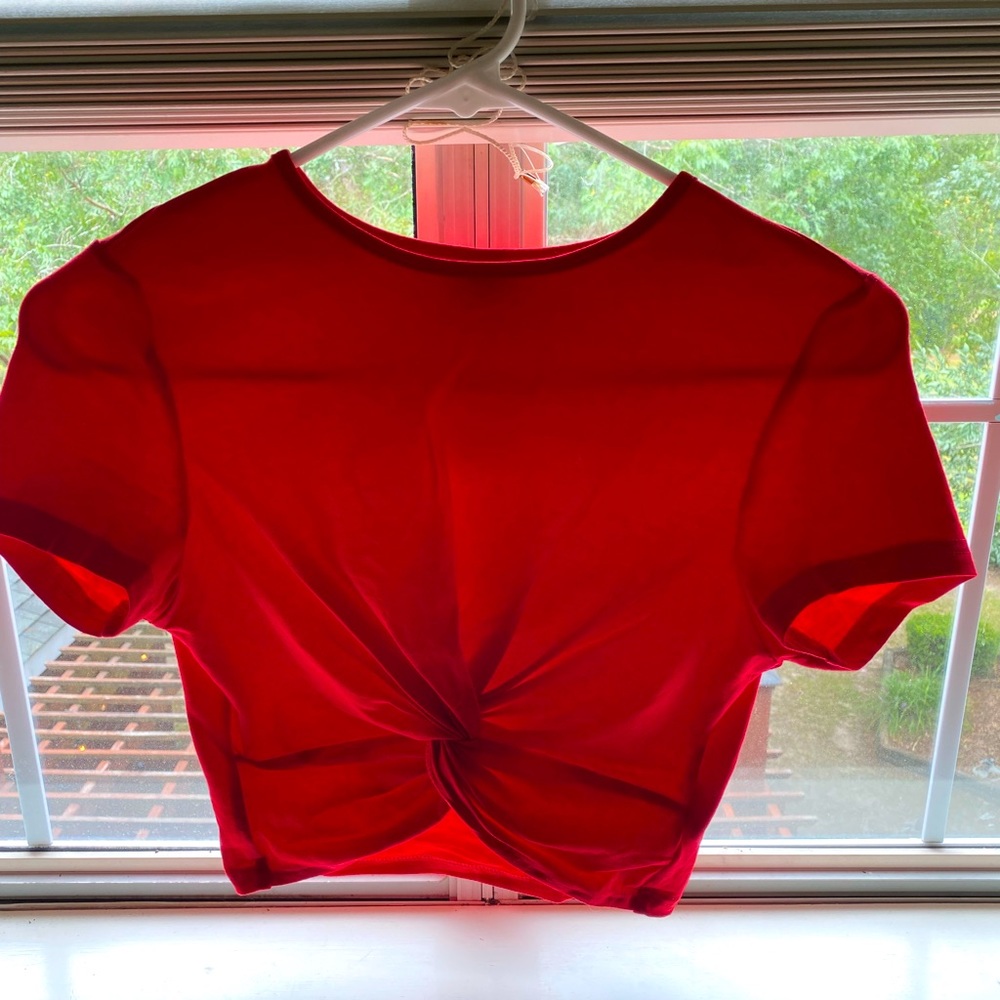 brand new shein crop top!!